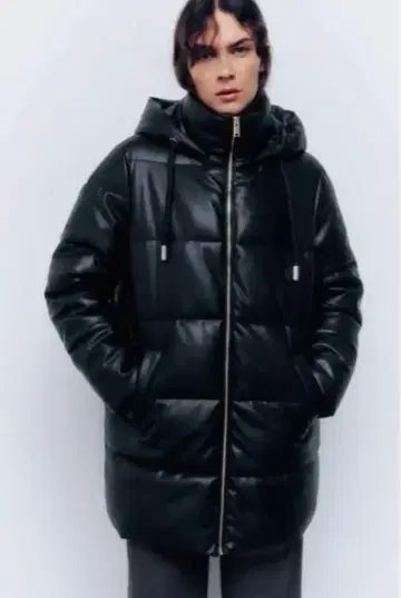 ZARA 블랙 다운 자켓 XS