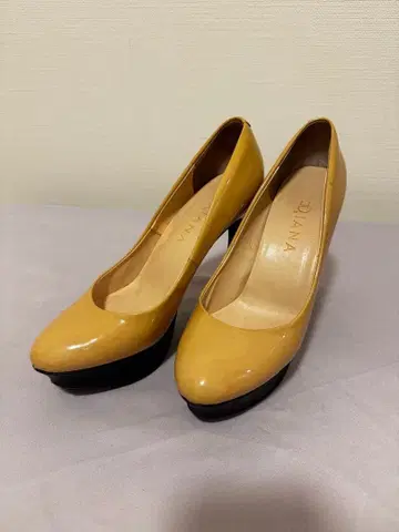 DIANA 베이지 하이힐
