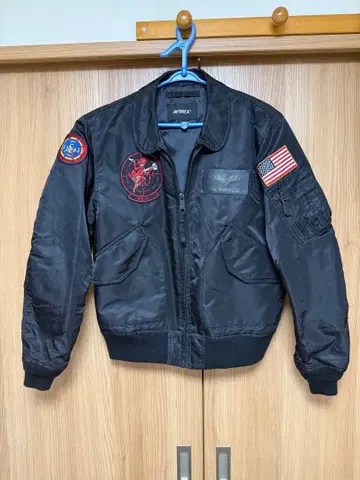AVIREX CWU-36P 플라이트 자켓 블랙