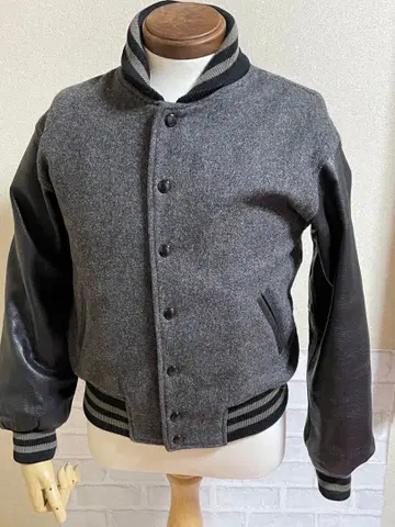 빈티지 바시티 자켓. 그레이 x 블랙