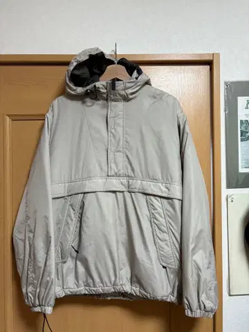 유니클로 90s 아노락 후드티 충전솜 네이비 택 드로 코드 베이지