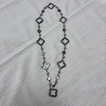 클로버 꽃 오버사이즈 롱 목걸이 쉘 그레이