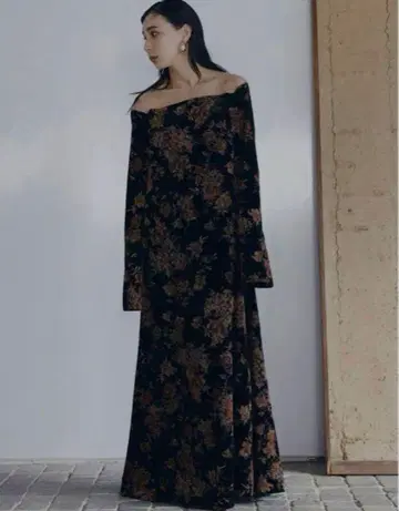 Ameri FLOWER PRINT VELOUR DRESS