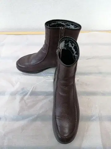 브라운 가죽 숏부츠
