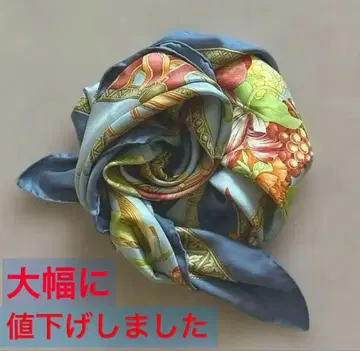 Salvatore Ferragamo 실크 스카프(86 x 86)