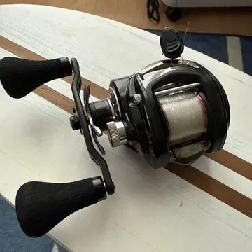 Revo Elite 7 베이트릴 블랙 왼쪽 릴