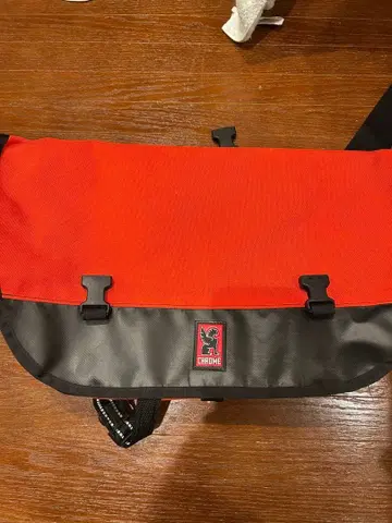 CHROME 메신저 백 오렌지/블랙