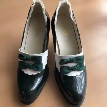다크 그린 펌프스
