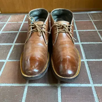 브라운 가죽 처카 부츠