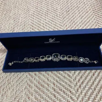 새상품급 Swarovski 스와로브스키 체인 팔찌