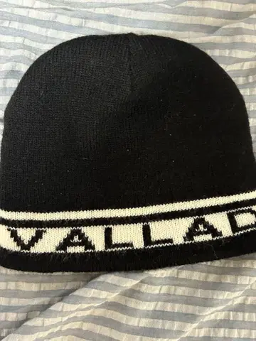 인기 vallad 비니 화이트 io 착용