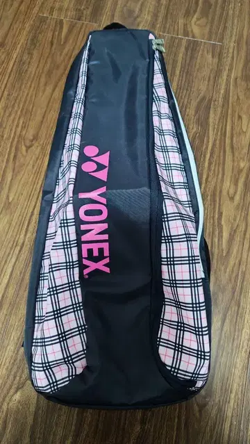 YONEX 라켓 백 블랙과 핑크 체크 무늬