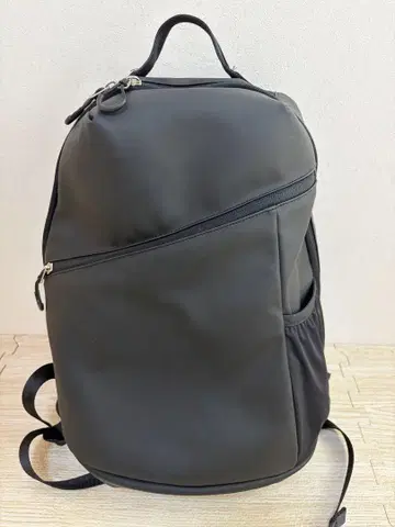y-tag Arc-back pack 비즈니스 백팩