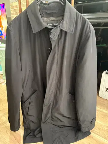 엠포리오 아르마니 블랙 코트