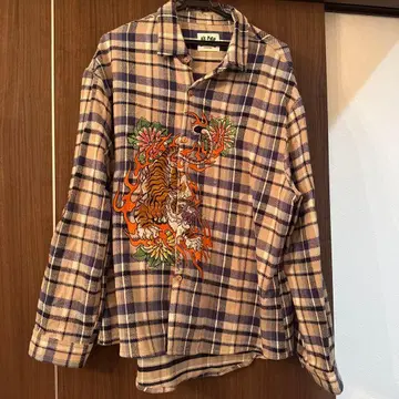 츄우카타베타이 자수 체크 셔츠