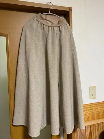 베이지 플레어 스커트 리브 허리