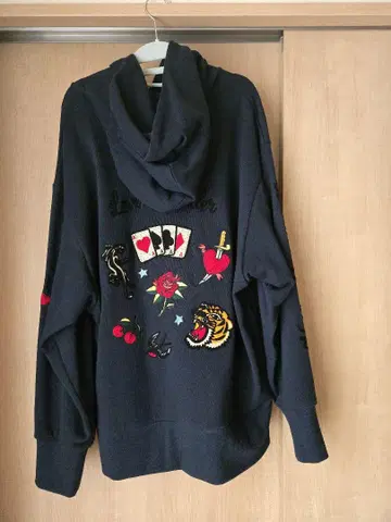 케이타 마루야마 후드티