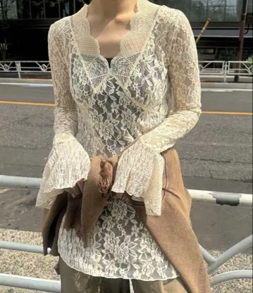 Ameri COMBINATION LACE TOP