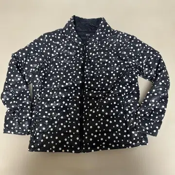 레어 UNIQLO 블랙 도트 무늬 울트라 라이트 다운