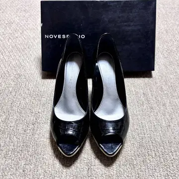 NOVESTINO 블랙 오픈토 하이힐