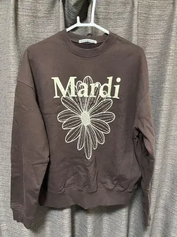 Mardi 꽃무늬 맨투맨 브라운