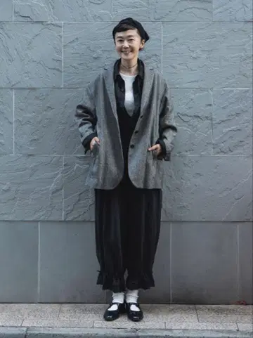이번 시즌 네스트로브 린넨 울 헤링본 자켓