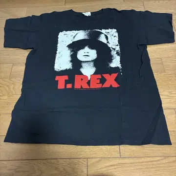 T-REX 티렉스 티셔츠 사이즈 M 블랙