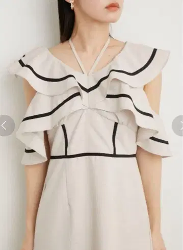 LILYBROWN 배색 프릴 원피스