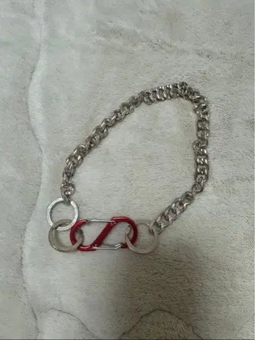 Martine ali 실버 & 레드 커브 체인 목걸이