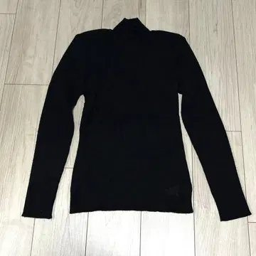 폭시 캐시미어 100% 하이넥 리브 니트 40 로고 자수 포함