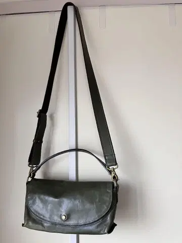 Dakota 숄더백 올리브 그린