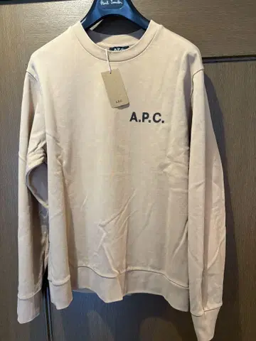 A.P.C. 베이지 맨투맨 로고