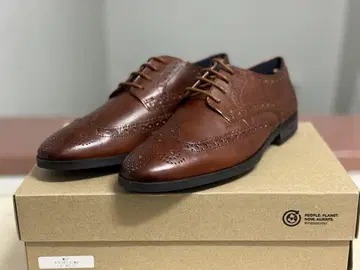 Clarks uk7 윙팁 메달리온 가죽 브라운