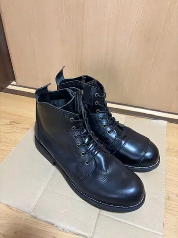 WILD WING 블랙 가죽 부츠