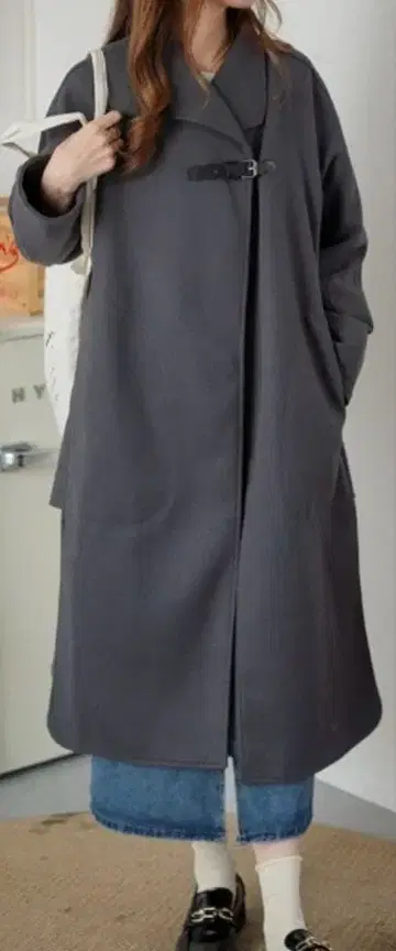 사이드 슬릿 오버 실루엣 체스터 코트