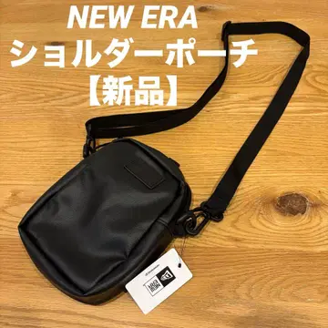 NEW ERA 블랙 가죽 숄더 파우치