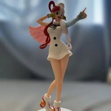 원피스 우타 피규어 깃털 포함