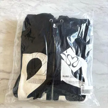 미사용 새상품 한국 ILLIGO 블랙 후드 부착 후드티