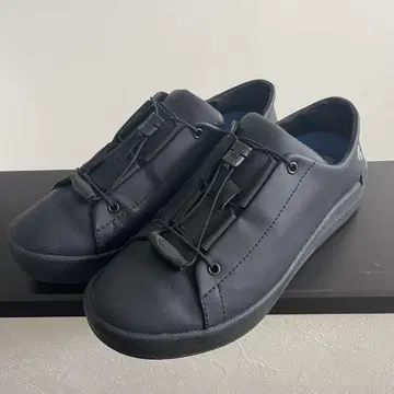 DESCENTE ALLTERRAIN 베르사 코트 타입 스니커즈