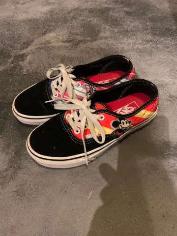 Vans 디즈니 오센틱 스웨이드 22.5cm