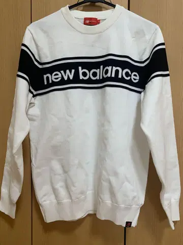 new balance 화이트 스트라이프 스웨터