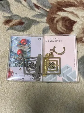 GFRIEND LABYRINTH & APPLE 키링
