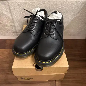 새상품 Dr. Martens 5홀 8053 UK7 26cm