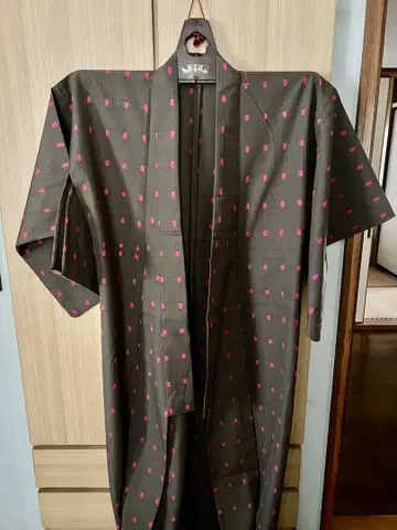 카구라자카 키노하나에서 맞춘 울 기모노