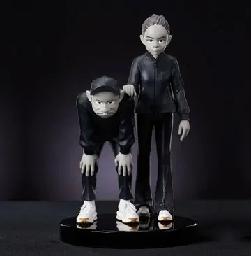 하나이 유스케 나이키 사카이 피규어 카인