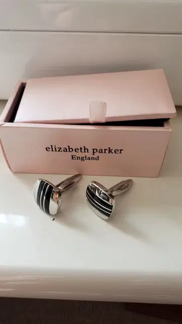 elizabeth parker 스트라이프 커프스