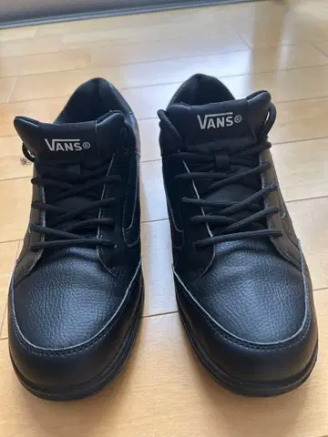 VANS 블랙 스니커즈