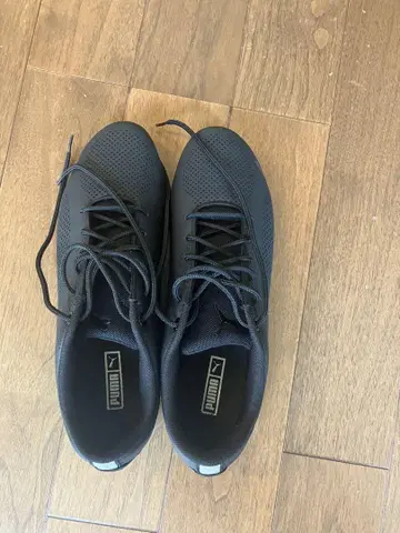 Puma 블랙 스니커즈