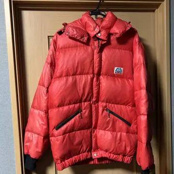 Mountain Equipment 레드 다운 자켓