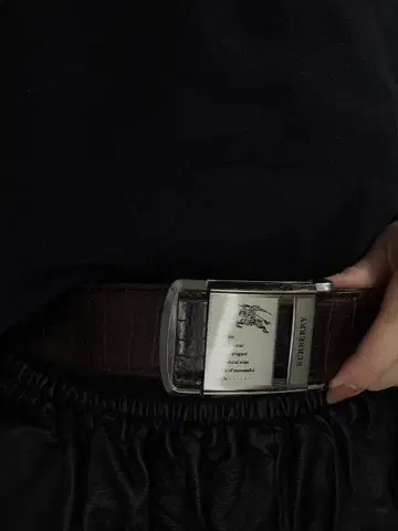 브라운 가죽 크로커다일 패턴 벨트